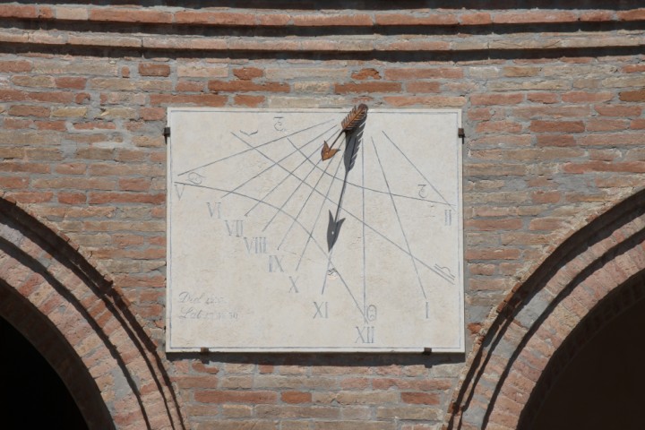 Meridiana, Mondaino foto di PH. Paritani