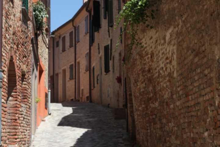 Vie del centro, Mondaino foto di PH. Paritani