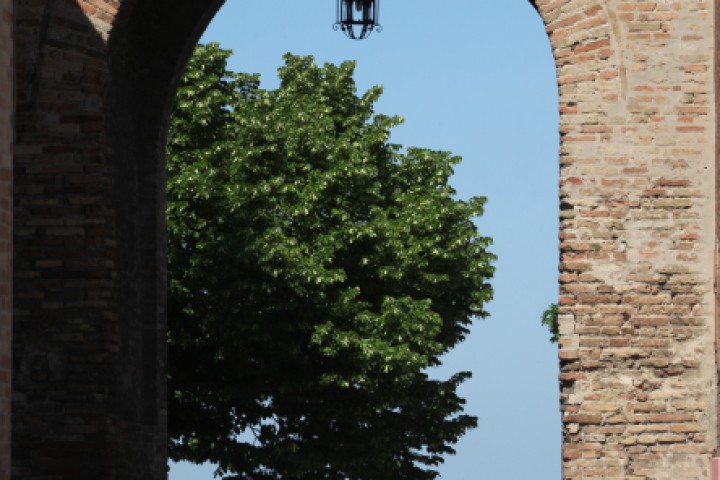 Porta di ingresso, Saludecio foto di PH. Paritani