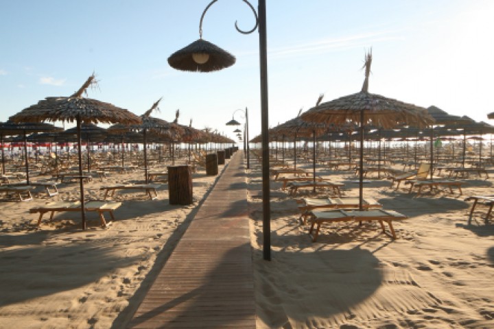 Rimini beach photo by PH. Paritani