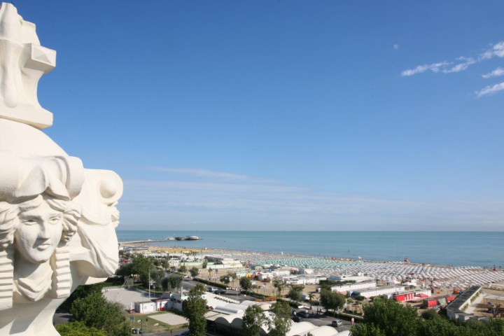 Vista sulla spiaggia dal Grand hotel di Rimini Foto(s) von PH. Paritani