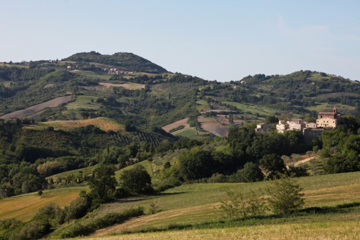 Hills, Mondaino photo by PH. Paritani