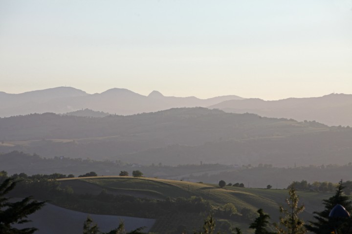 Vista sulla Valconca, Saludecio foto di PH. Paritani