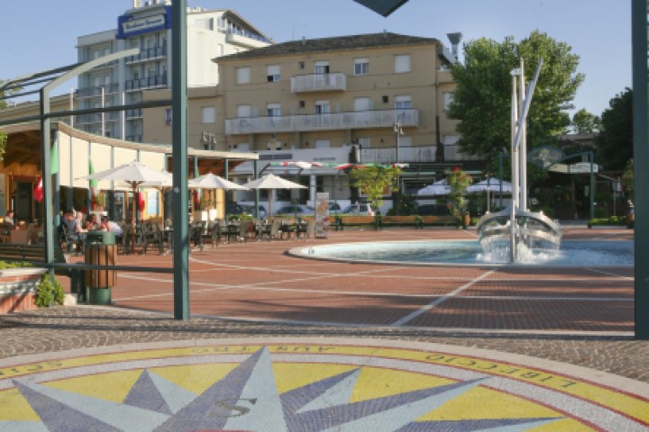 Piazza del Porto - Cattolica photos de PH. Paritani