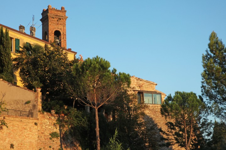 Scorcio del paese, San Clemente foto di PH. Paritani