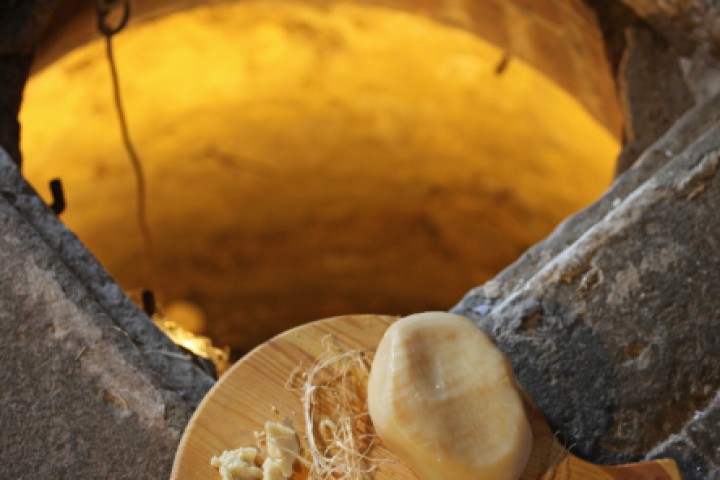 Fossa cheese, Mondaino photo by PH. Paritani