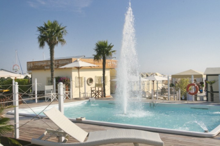 Spiaggia Riccione foto di PH. Paritani