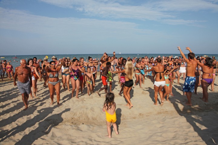 exercise classes, Rimini photo by PH. Paritani