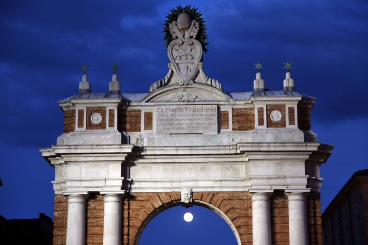 Ganganelli arch, Santarcangelo di Romagna photo by PH. Paritani