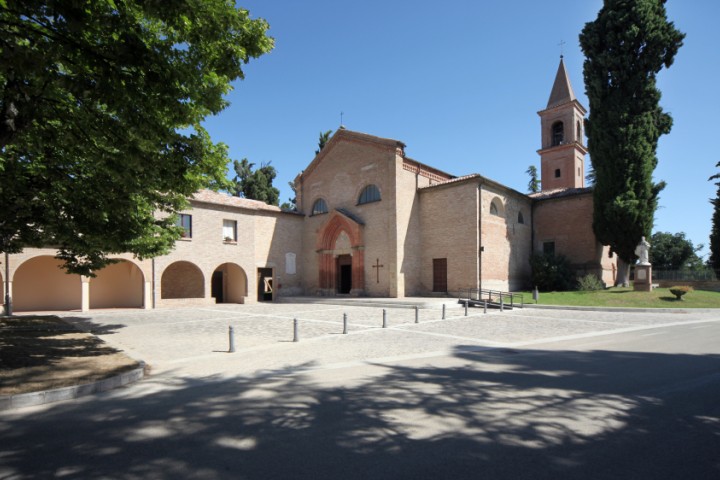 Cloister of St. Francis, Verucchio photo by PH. Paritani