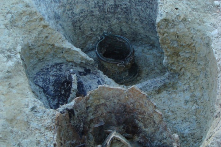 Verucchio, Museo civico archeologico, impronta in negativo di trono ligneo photo by Soprintendenza per i Beni Archeologici dell'Emilia-Romagna