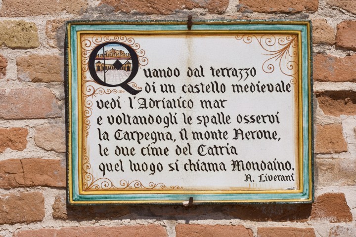 targa con poesia di Liverani Foto(s) von T. Mosconi