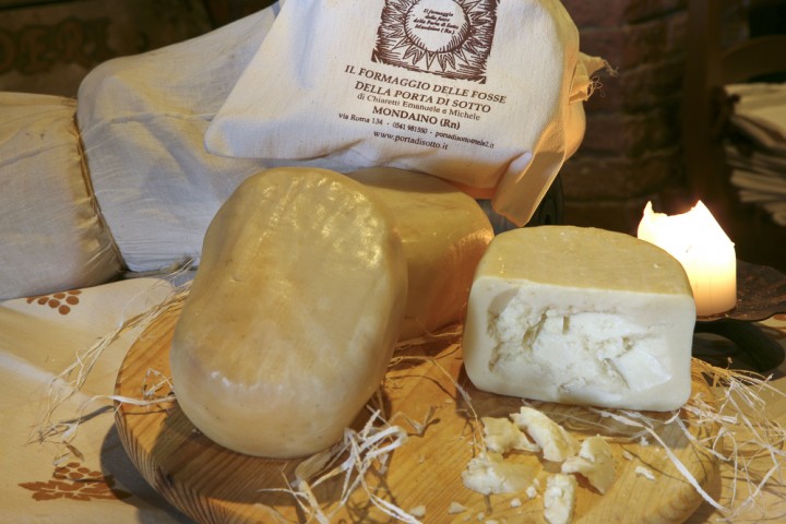 Formaggio di Fossa, Mondaino foto di PH. Paritani