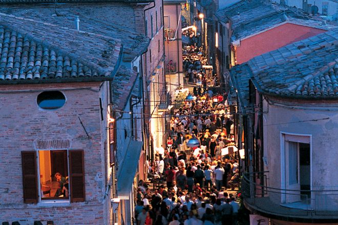 Vie del centro, Palio del daino, Mondaino photos de T. Mosconi