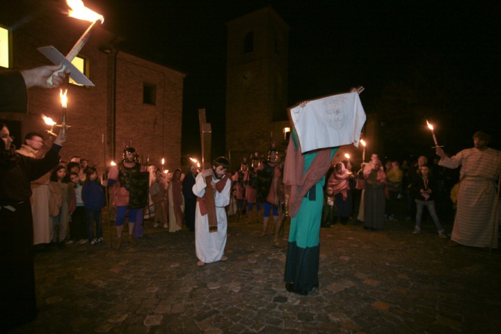 Via Crucis, Montegridolfo foto di PH. Paritani