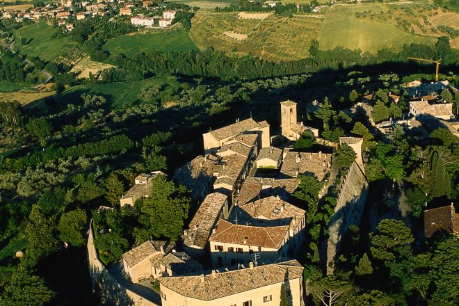 Montegridolfo, panorama Foto(s) von T. Mosconi