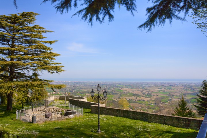 Montescudo photo by PH. Paritani