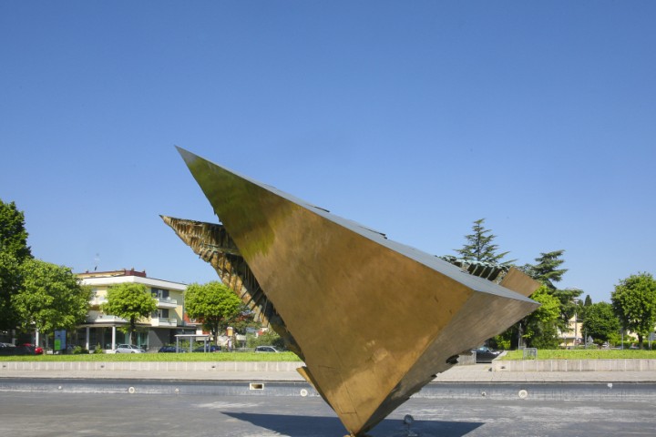 "Wing Beat" by Arnaldo Pomodoro, Morciano di Romagna photo by PH. Paritani