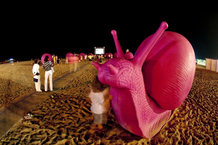 La Notte Rosa in spiaggia foto di R. Gallini