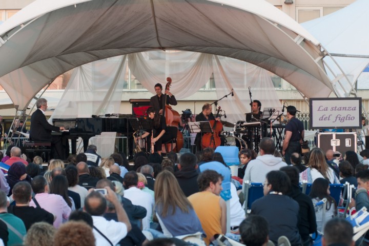 La Notte Rosa all'alba, concerto di Nicola Piovani foto di R. Gallini