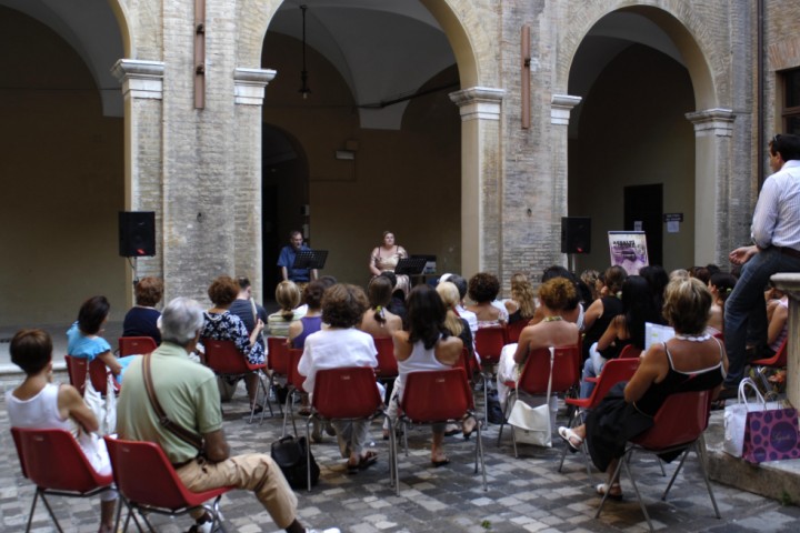 La Notte Rosa, Trilogia delle donne, spettacolo photos de Archivio Provincia di Rimini