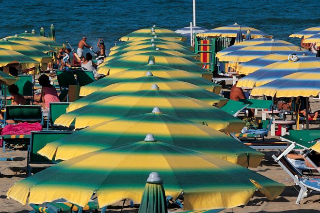 Ombrelloni foto di E. Salvatori