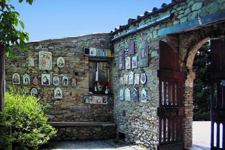 I Luoghi dell'anima. Orto dei frutti dimenticati, il rifugio delle Madonne abbandonate, Pennabilli photos de L. Liuzzi