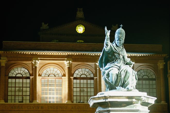 Staute of Paul V, Rimini photo by L. Bottaro