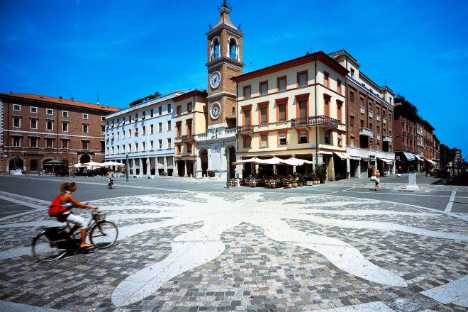 Piazza Tre Martiri, Rimini photos de E. Salvatori