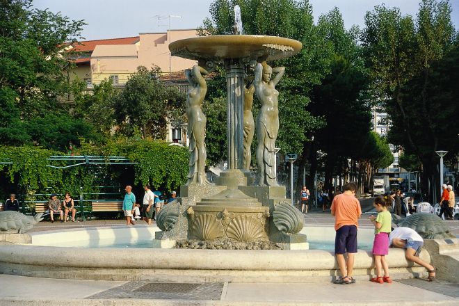 Piazza 1° Maggio photos de L. Bottaro