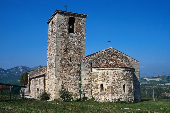 Romanesque church, Verucchio photo by T. Mosconi
