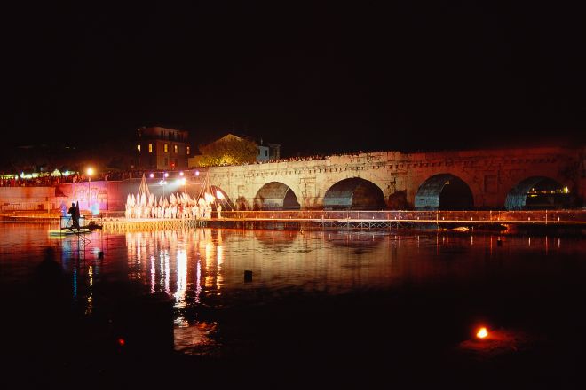 spettacolo al Ponte di Tiberio, Rimini photos de T. Mosconi