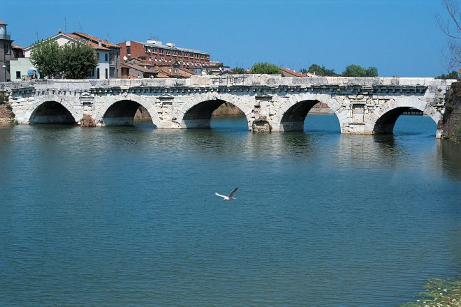 Ponte di Tiberio, Rimini photos de L. Fabbrini