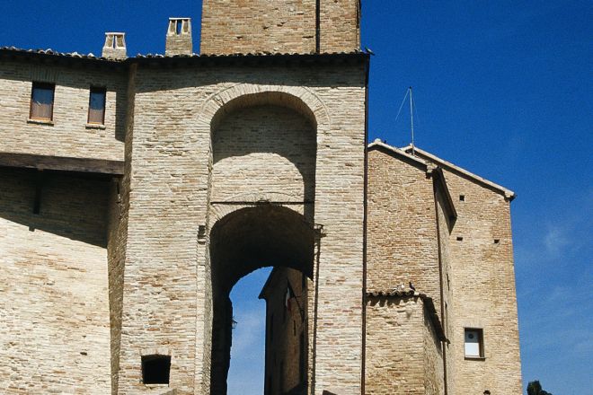 Porta di ingresso photos de S. di Bartolo