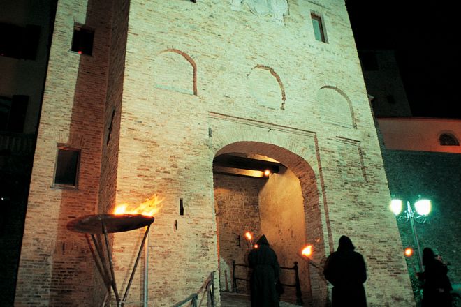 spettacolo alla rocca, Montefiore Conca Foto(s) von T. Mosconi