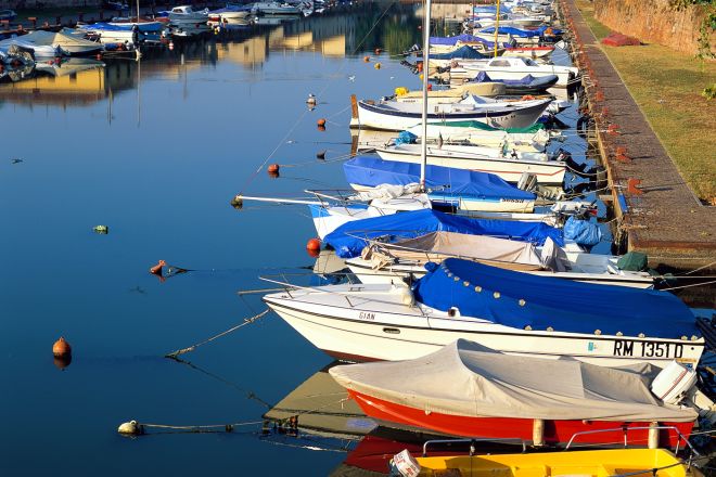 Porto canale e Ponte di Tiberio, Rimini photos de V. Raggi