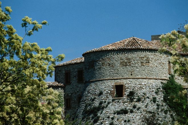 Fortress of the Guidi of Bagno family, Torriana photo by S. di Bartolo