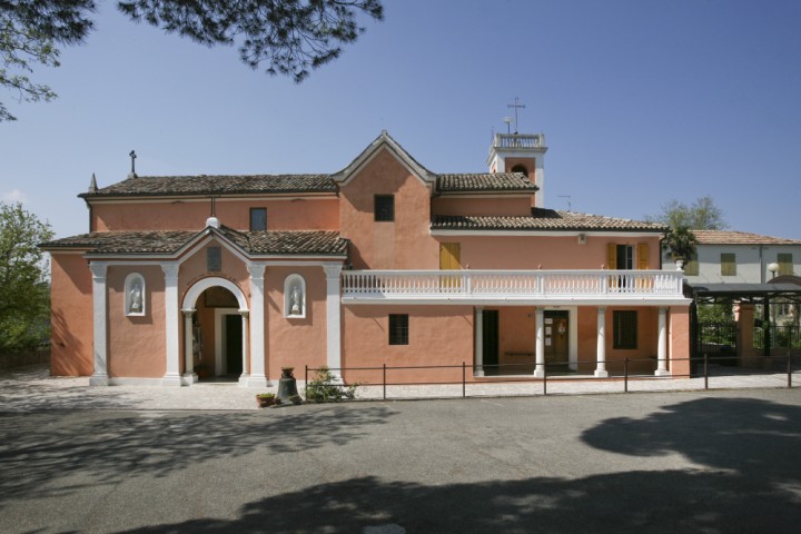 Santuario della Madonna di Bonora, Montefiore Conca photos de PH. Paritani