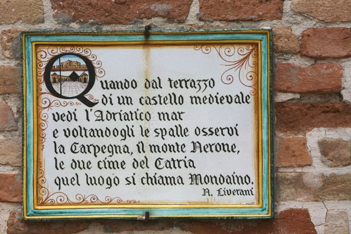 Malatesta fortress terrace, Mondaino photo by PH. Paritani