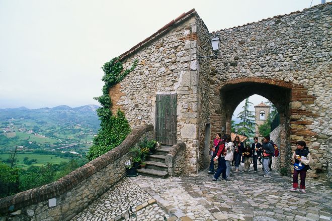 Sant'Agostino gate, Verucchio photo by T. Mosconi