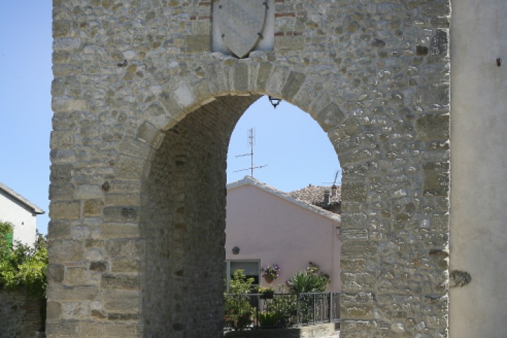 Gate town Passarello, Verucchio photo by PH. Paritani