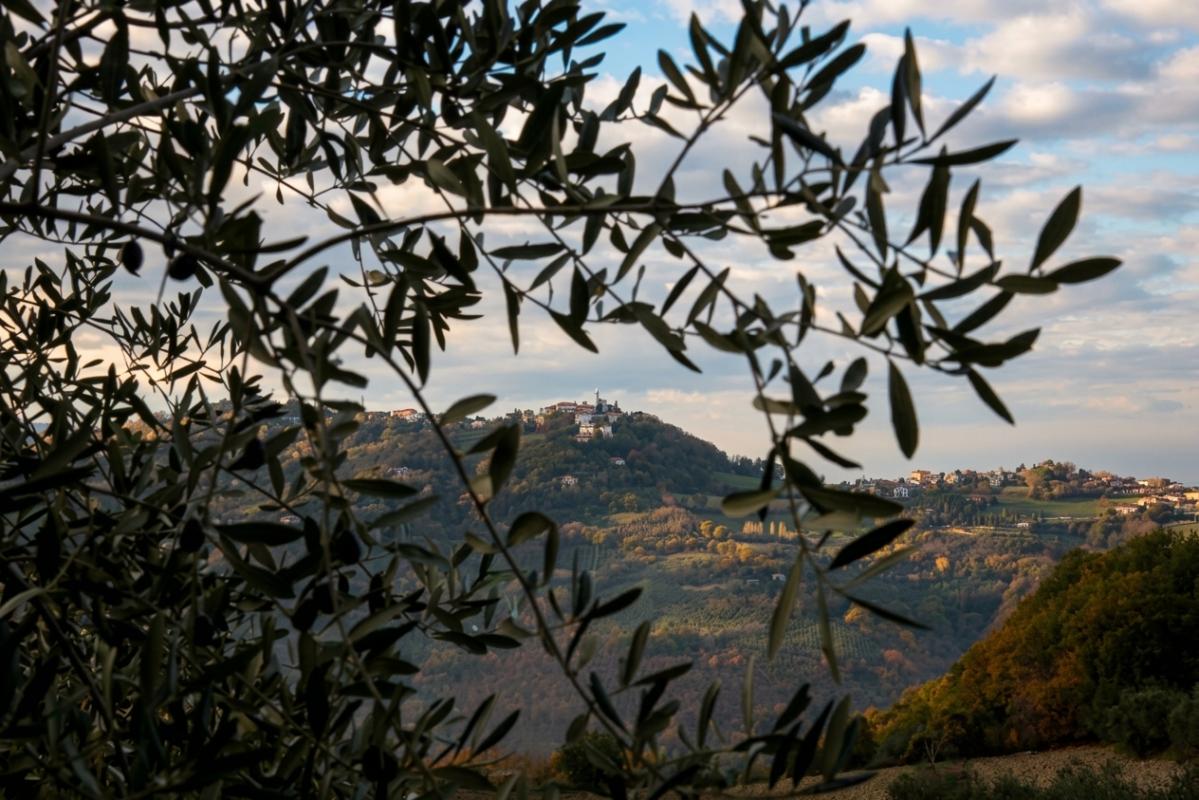 Valconca Vista su Gemmano foto di Riccardo Gallini
