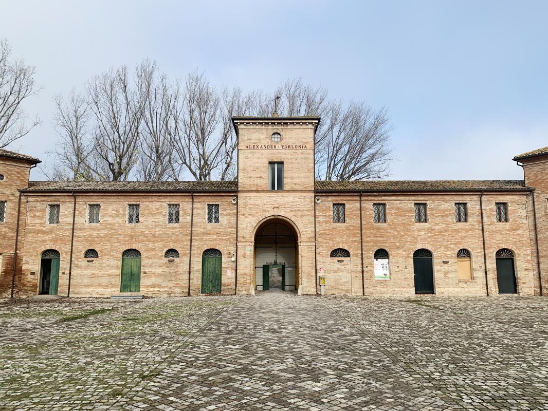 San Mauro Pascoli, Villa Torlonia, Interno corte